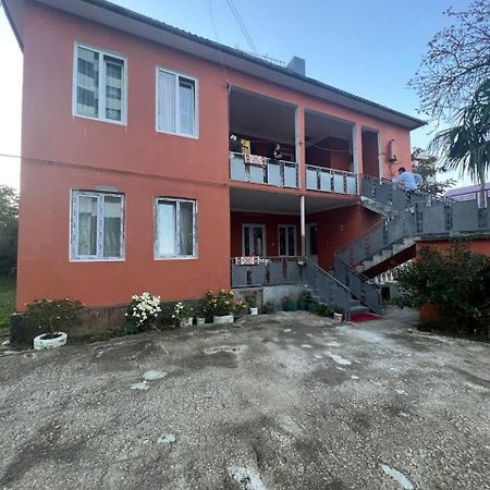 Los-Polos Hermanos Batumi Exteriér fotografie