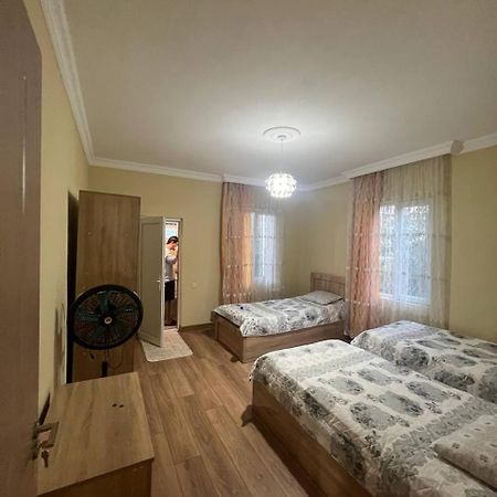 Los-Polos Hermanos Batumi Exteriér fotografie