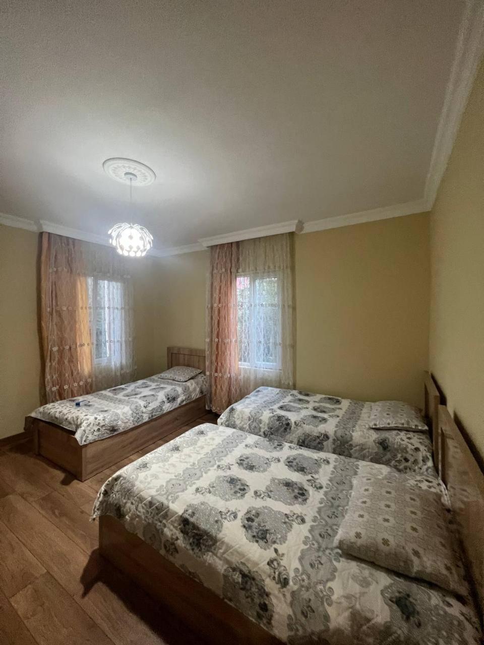Los-Polos Hermanos Batumi Exteriér fotografie