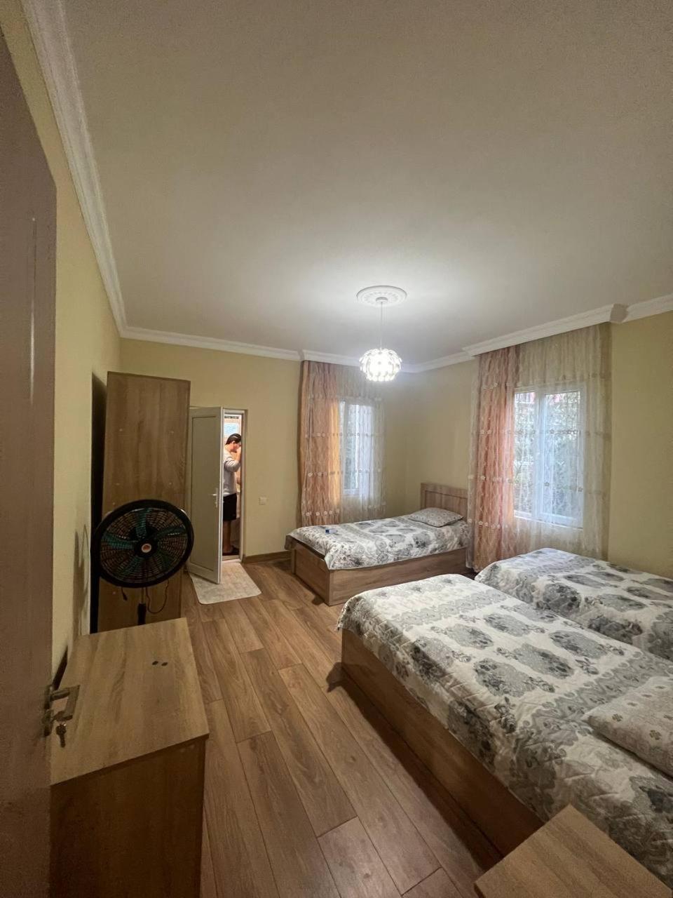 Los-Polos Hermanos Batumi Exteriér fotografie